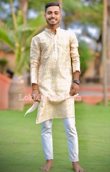 profile-photo profile-photo